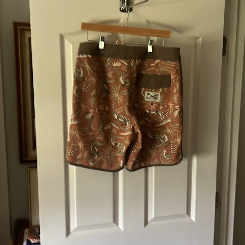 Brand New. Never Worn Howler Brothers Stretch Bruja Boardshortd Lazy Gator . - Picture 7 of 8